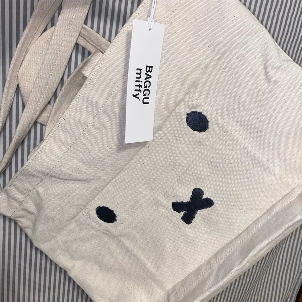 BAGGU x Miffy Horizontal Zip Duck Bag - Picture 3 of 8